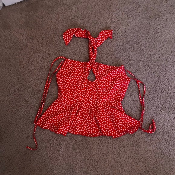 red tied floral tanktop - Picture 3 of 5